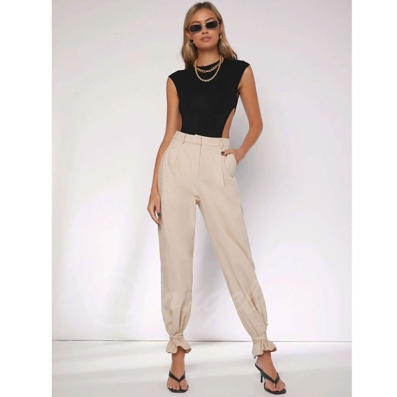 Black Cut Out Slim Fit Bodysuit - Picture 5 of 8